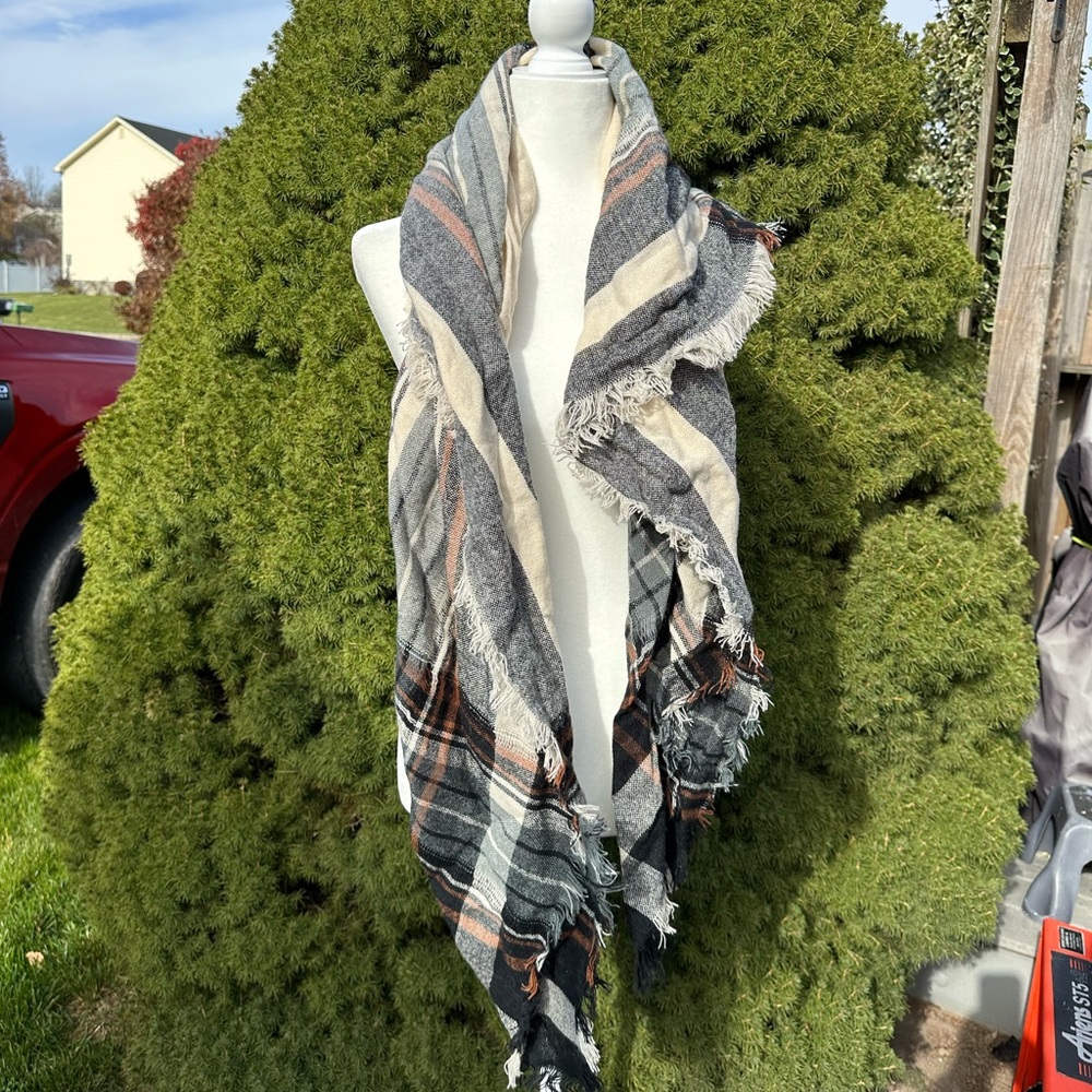 Women’s Plaid Scarf OS